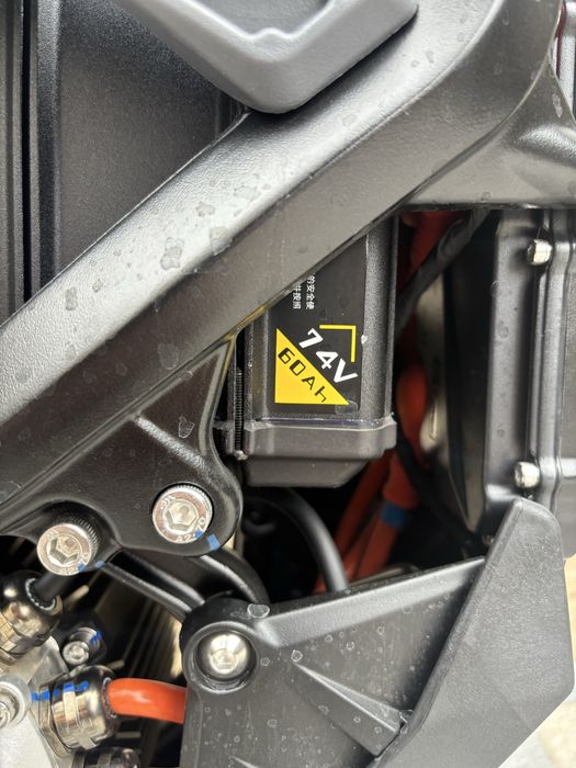 Surron ultra bee 2025       21KWH    Със  oДДС