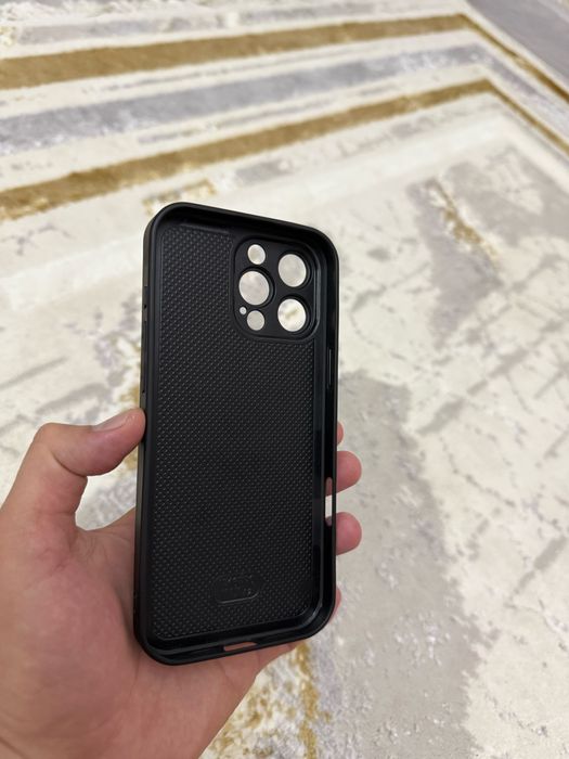 Чехол на айфон 16 pro max