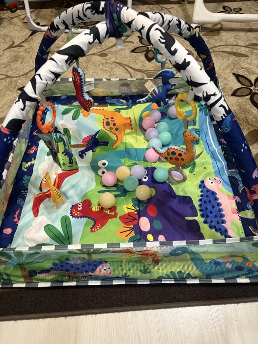 Активна гимнастика Кика Бу с 18 топки за игра