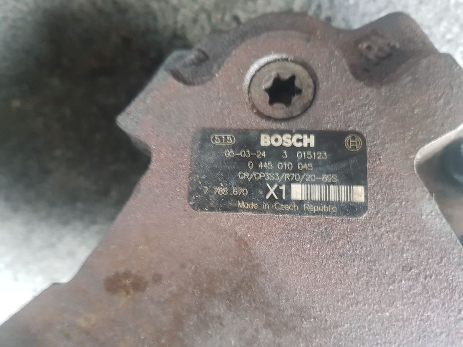 Pompa injectie inalte motorina bmw e90 e91 e81 e87 seria 3 seria 1 163