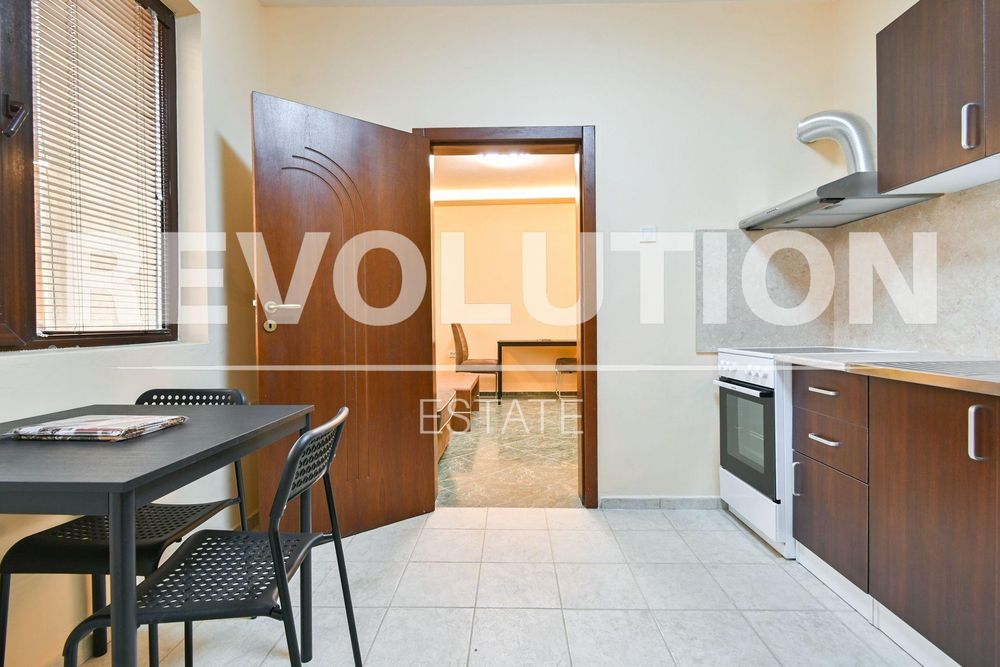 Дава се под наем Двустаен апартамент в София, Слатина - 70 кв.м за 523.26 € - Снимка #2