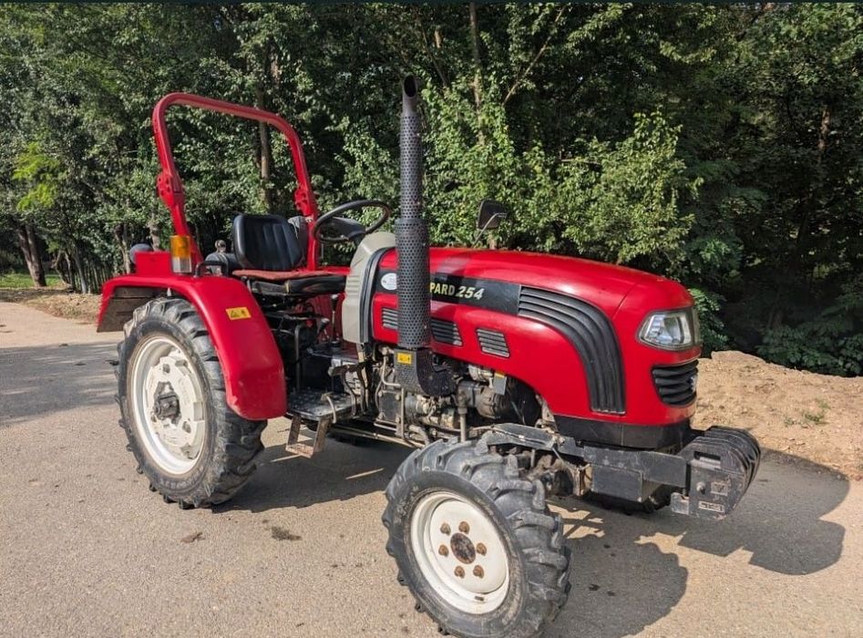 Tractor Europard 254