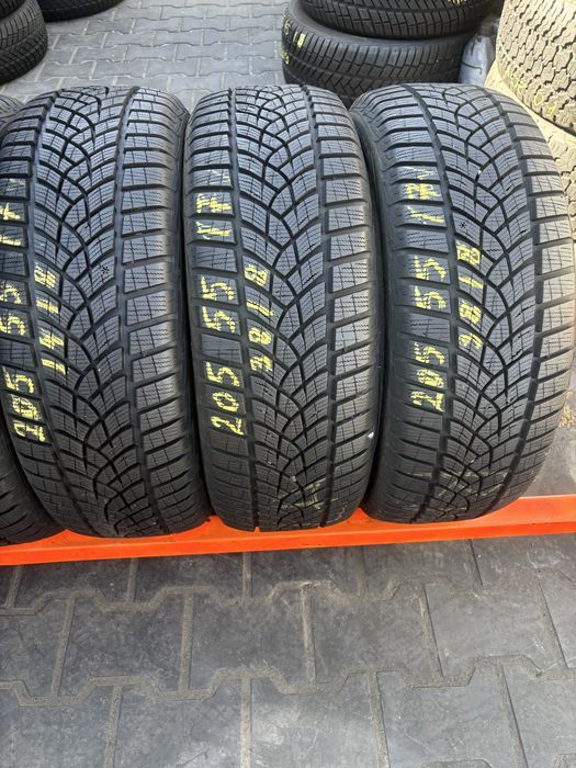 Anvelope Iarna 205/55/17 GoodYear UltraGrip Performance 205 55 17 R17