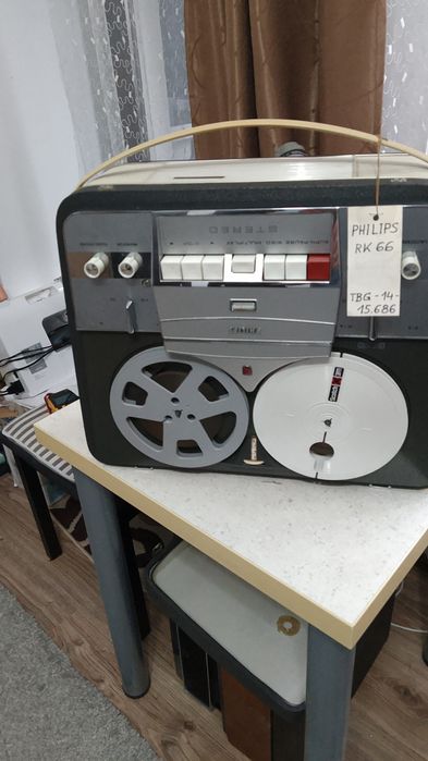 Rolel de magnetofon.. &. Akai GX. 201D