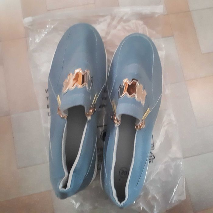 Арзан бағада аяқ-киімдер сатамын