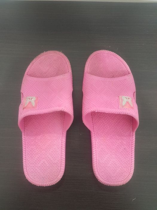 Шлепанцы розовые 37 размер