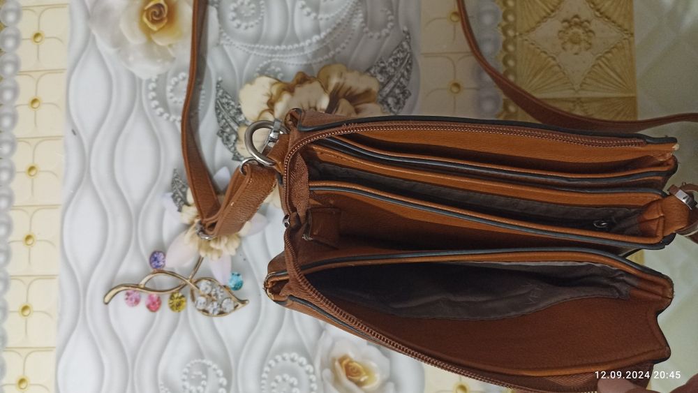 Продам женские сумки б/у