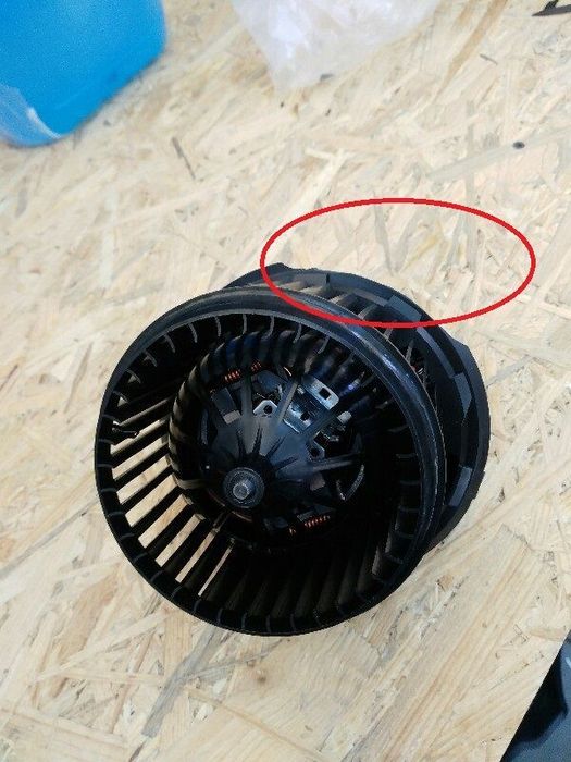 Ventilator habitaclu Audi Q7 2005-2015, Seat Alhambra 2010-, Vw T5 Transporter 2003-2016; Sharan (7N) 2010-; Touareg 2002-2010, diametru 135mm, cu 2 pini - Produs Resigilat