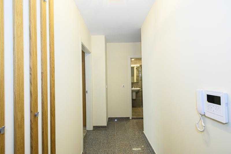 Уникален двустаен апартамент в Лазур