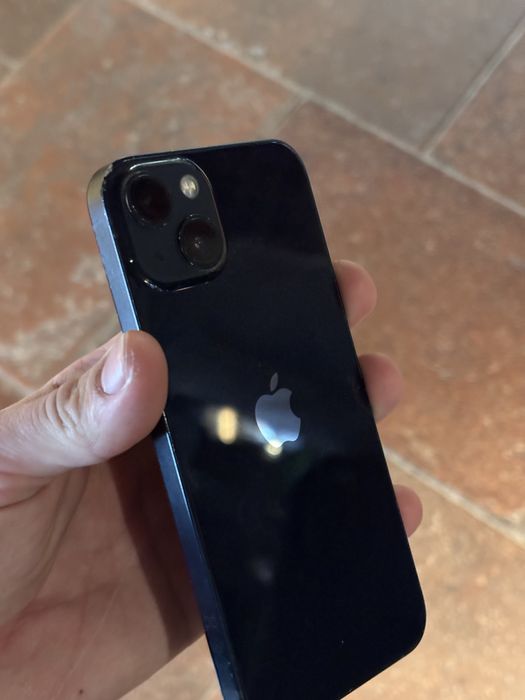 Продавам iphone 13 128gb