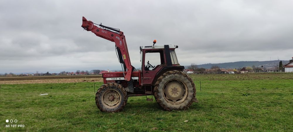 Internațional 1055 XL + plug reversibil 3+1