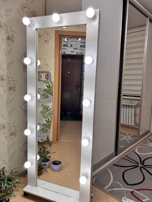 Зеркало с подсветкой