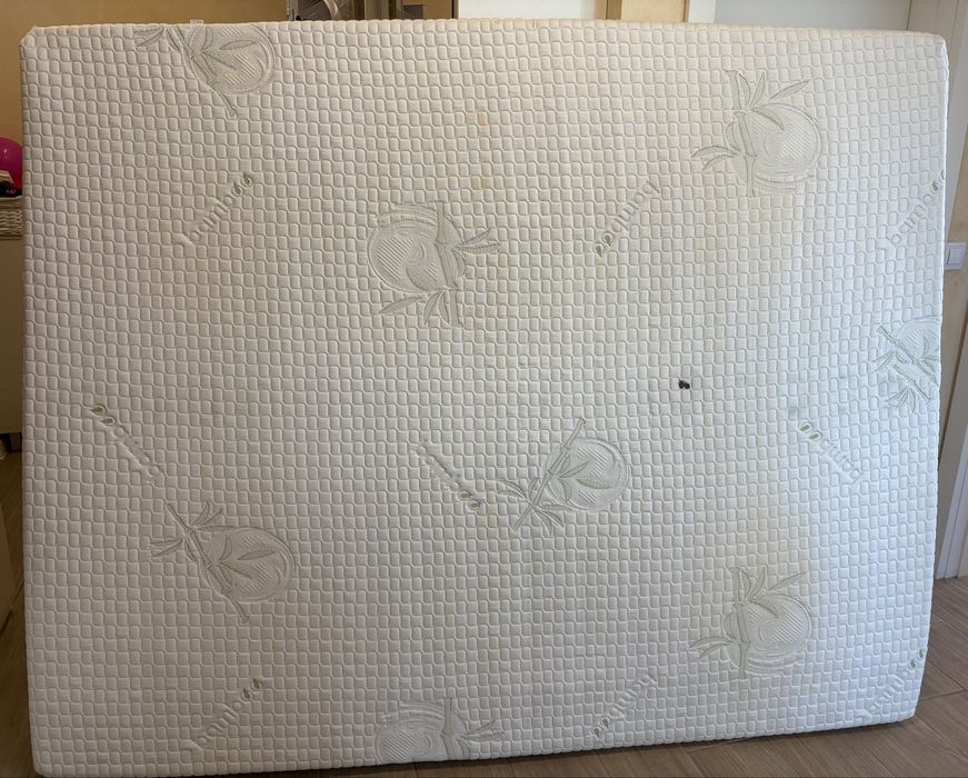 ПОДАРЯВАМ използван Матрак Paradise memory form 160x200