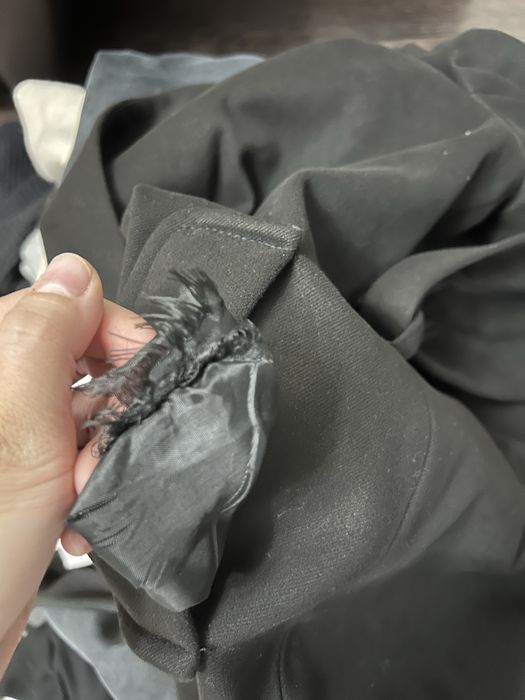 Черное демисезонное пальто