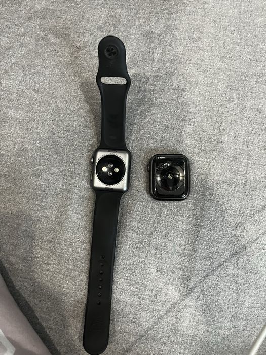 Apple watch 3 42mm + Apple watch 5 44 mm