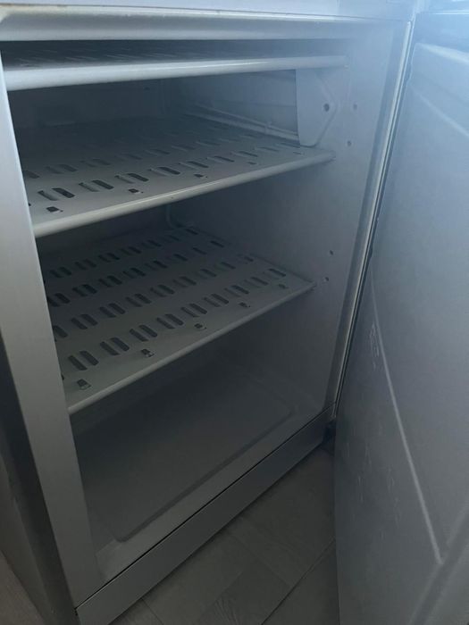 Холодильник  индезит