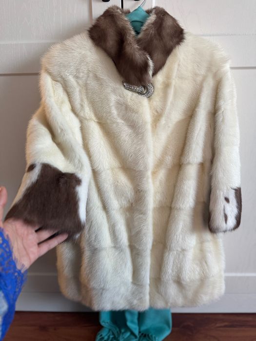 Норковая белая шуба