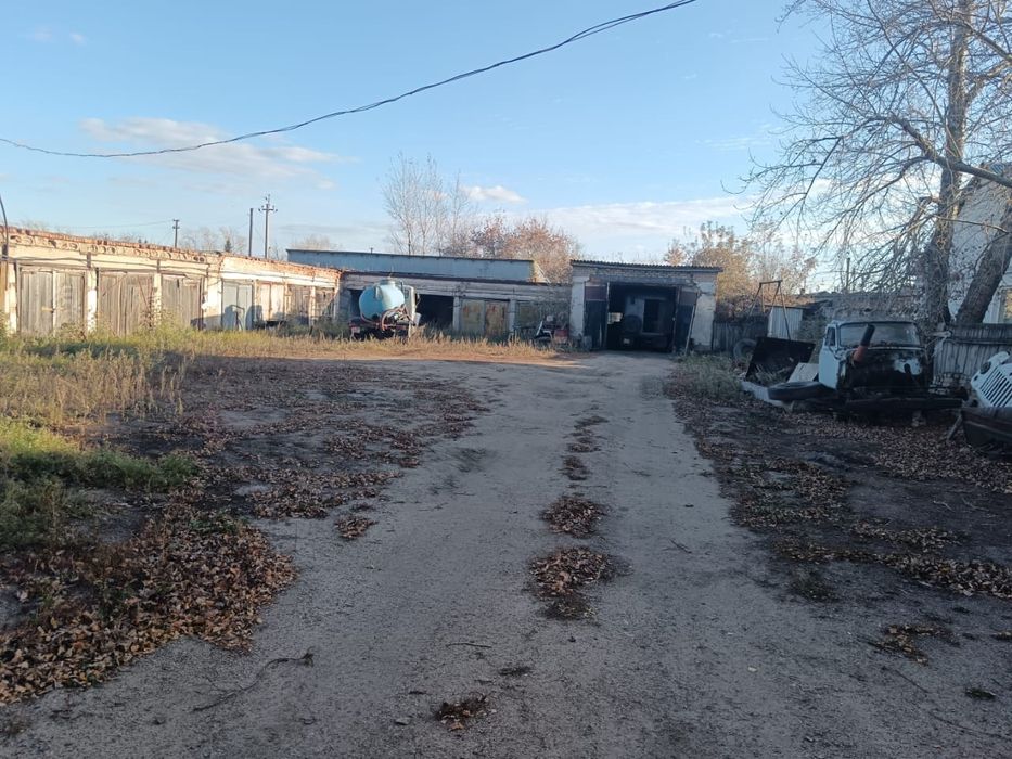 Продам территорию с гаражами