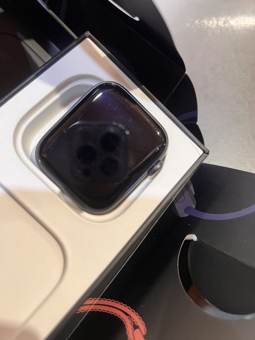 Apple Watch SE 44mm Space Gray