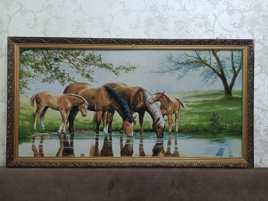 Лошади  у берега речки