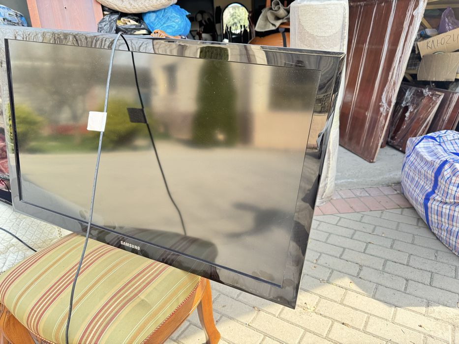 Samsung телевизор в хорошем состоянии