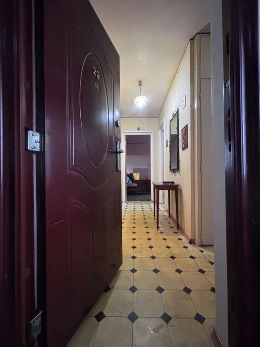 Vand apartament 2 camere sector 4