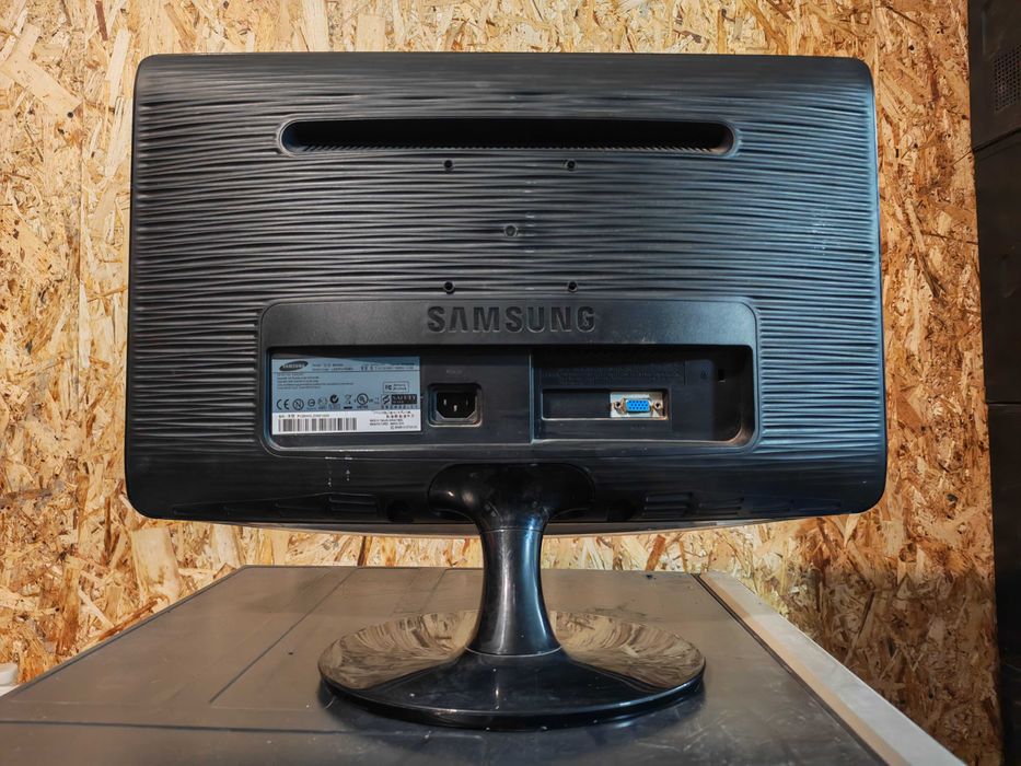 Монитор Samsung 20 дюймов