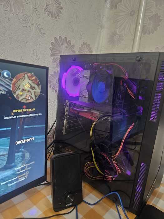 Системный блок с монитором