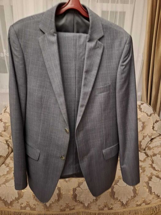 Продам мужской костюм