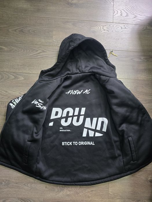 Шикарная тёплая двусторонняя куртка на мальчика 10-12 лет.