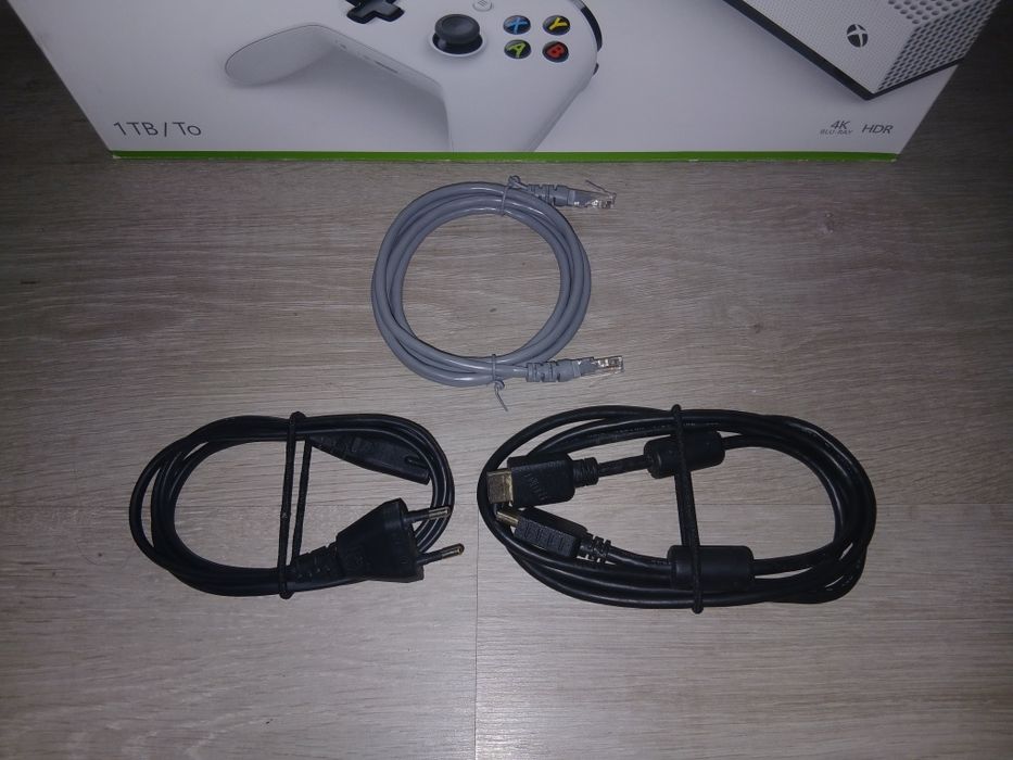 Consolă Microsoft Xbox One S 1 TB Full Box