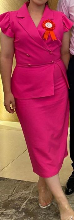 Розовый  платья на той