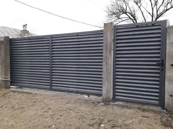 Vand garduri si porti la comanda CLENTULUI