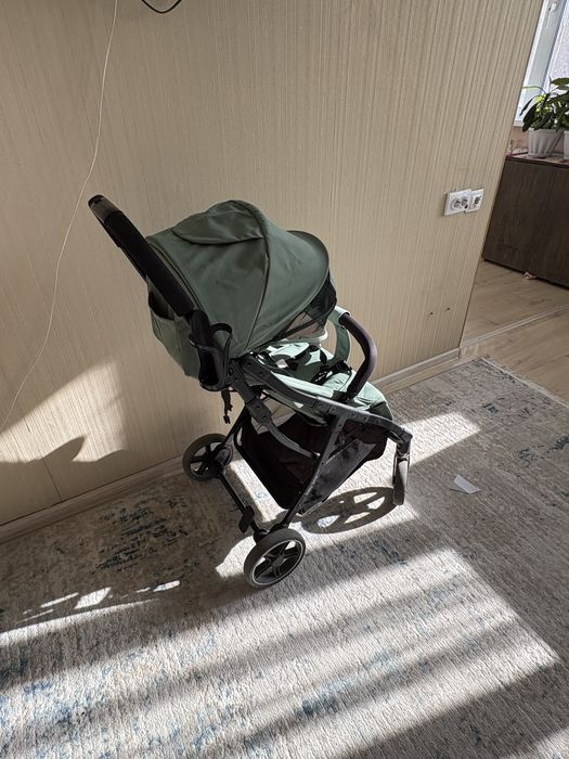 Коляска прогулочная