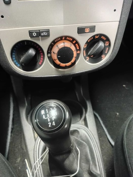 vand Opel corsa disel an 2010
