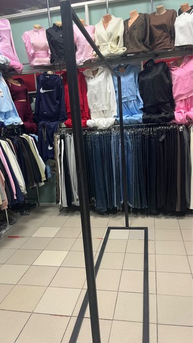 Стойка для одежды