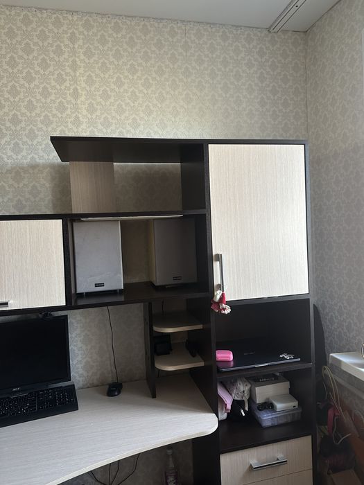 Продам компьютерный стол