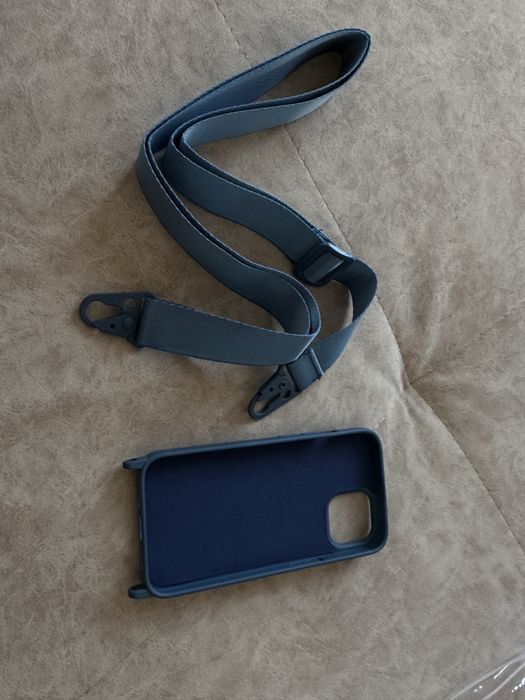 Калъф за iphone 13 с връзка (син)