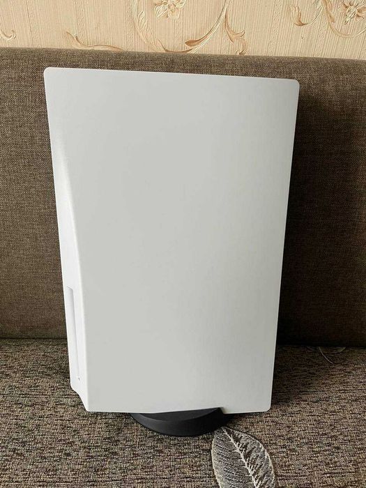 Продам приставку PS5