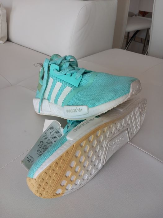 Vand Pantofi Sport ADIDAS,produs nou Nout, Produs Original. Marimea 40