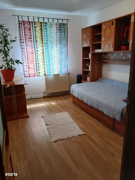 Apartament 3 camere 66mp, zona Buzaului, etaj 3. Mobilat Utilat — fotografia 3