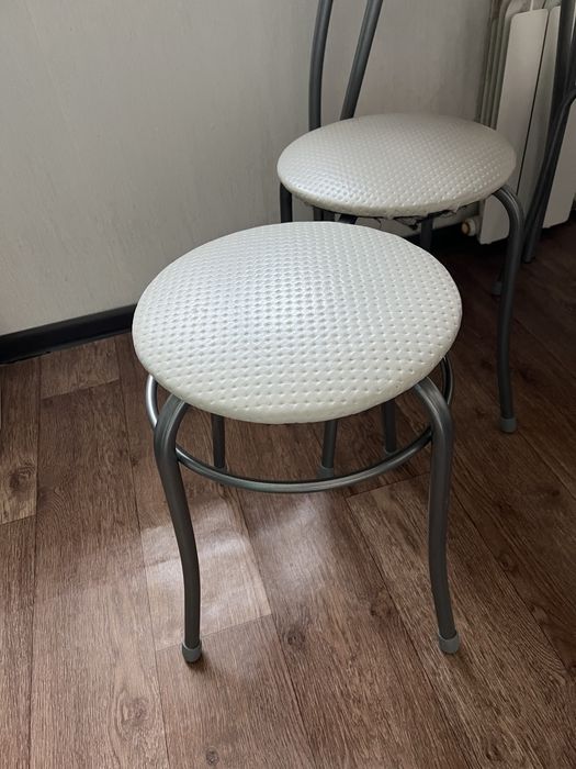 Продам стол со стульями 35000 тенге