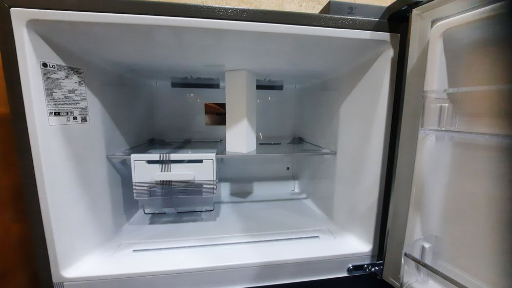 СРОЧНО. LG новый холодильник продаётся