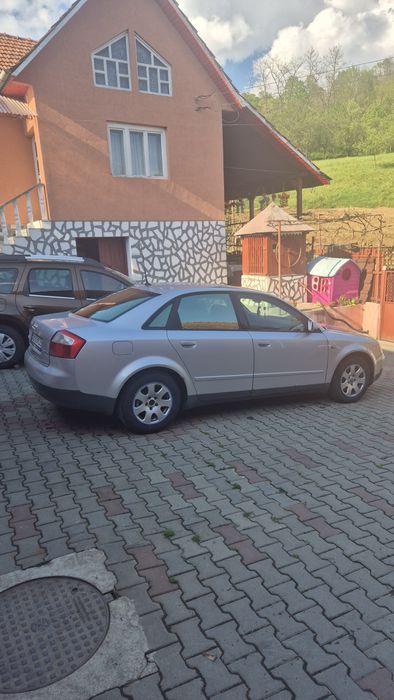 Vand Audi A4 in stare foarte bună,perfect functionala
