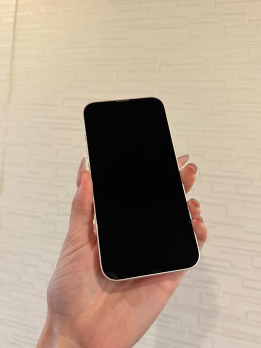 iPhone 13  256 Гб б/у в отличном состоянии..