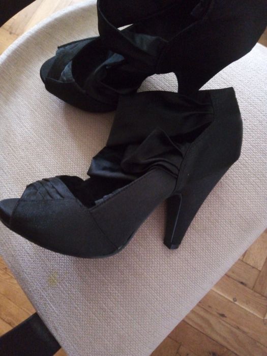 Дамски сатенени сандали