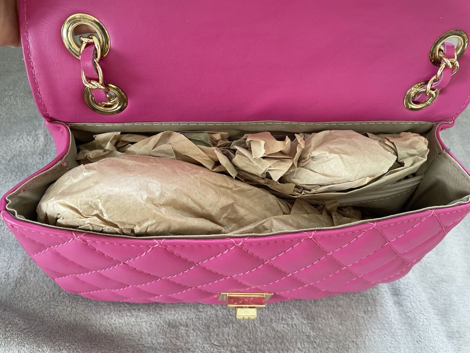 Направи подарък с чанта от естествена кожа 90 лева