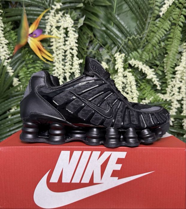 Adidasi nike shox