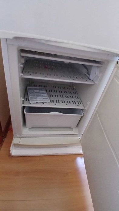 Холодильник Indesit