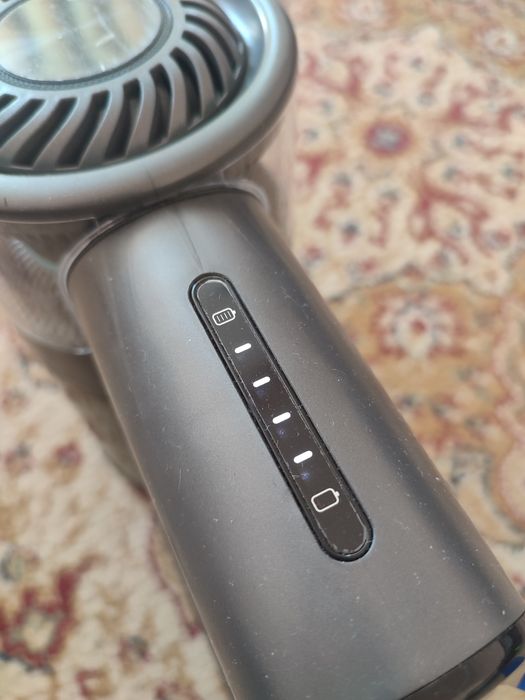 Беспроводной вертикальный пылесос